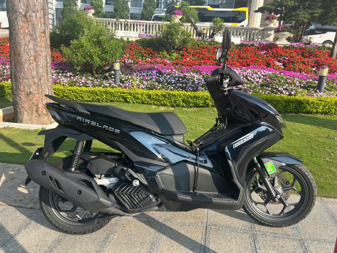 Xe Honda Air Blade màu đen của Hồng Vân