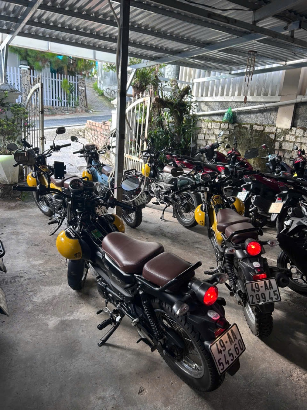 Dàn xe PG-1 trong khu vực chuẩn bị xe