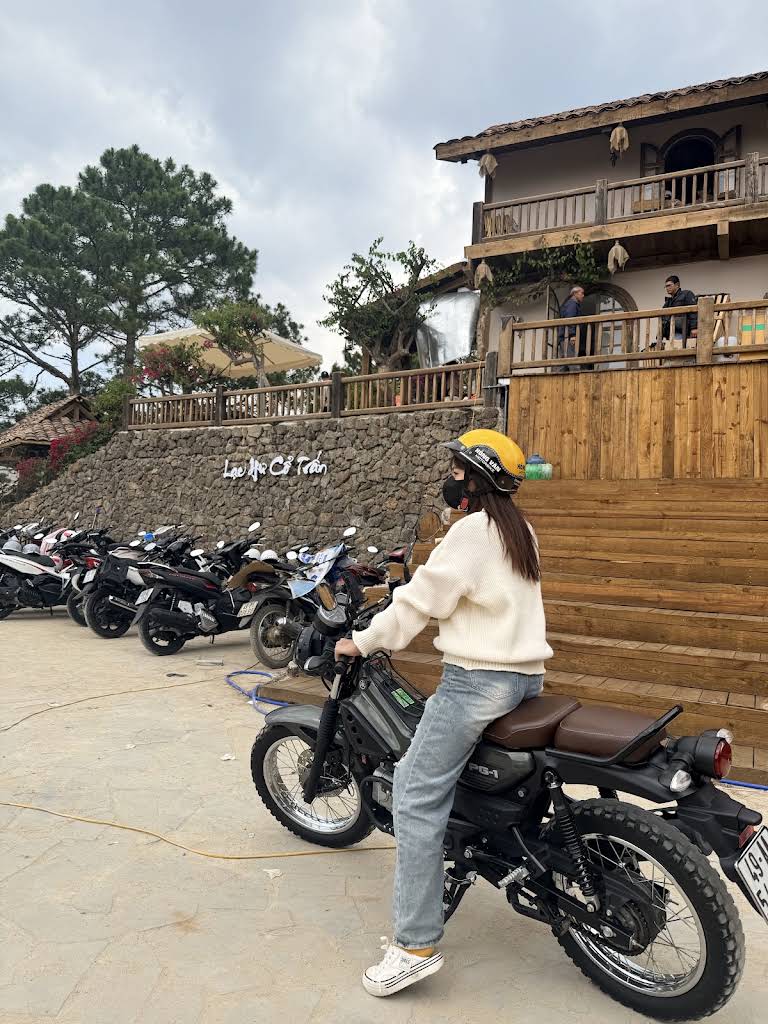 Ảnh thứ hai do Ngọc Tạ đăng kèm đánh giá Google Maps của Hồng Vân