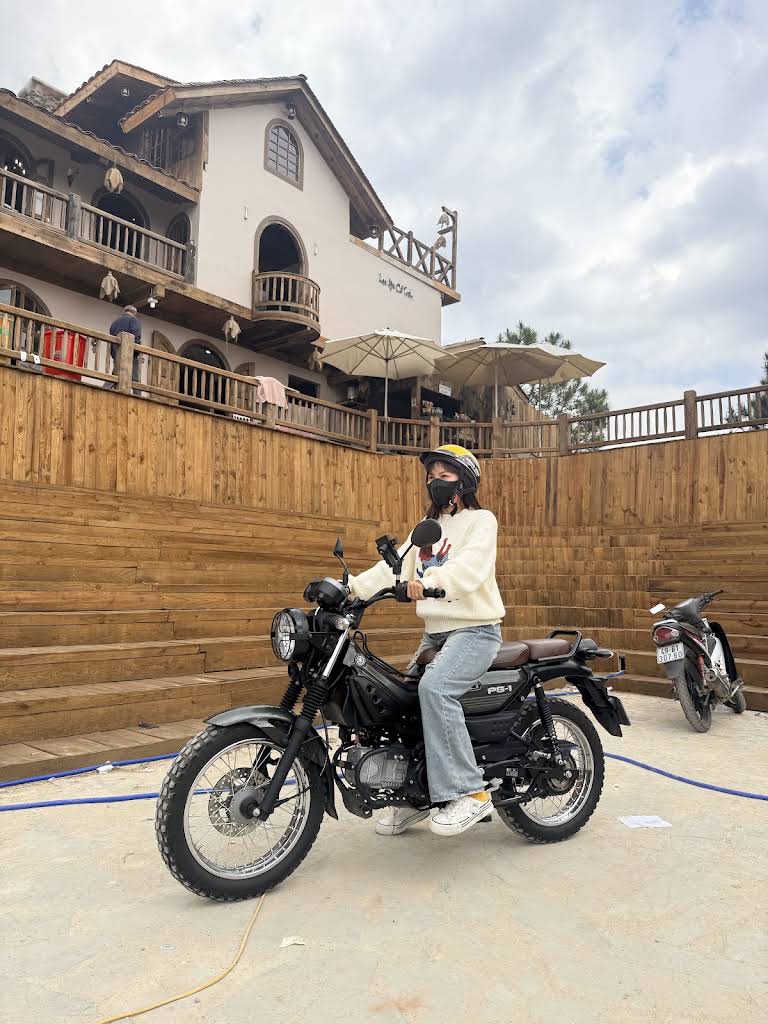 Khách thuê xe PG-1 trong ảnh đánh giá Google Maps của Hồng Vân